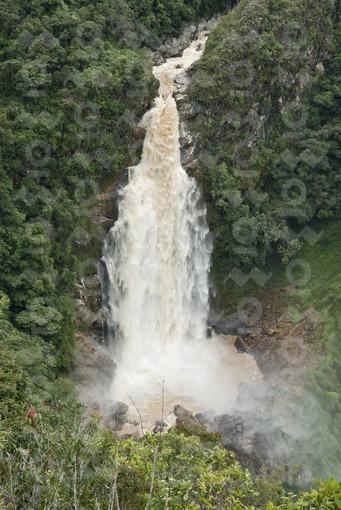 Cascada Salto del Río Buey,La Ceja,Antioquia / Waterfall, Buey River,La Ceja,Antioquia