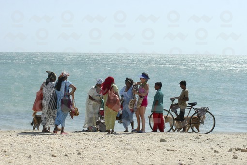 Gente en la Playa - Cabo de la Vela, Guajira / People on the Beach - Cabo de la Vela, Guajira