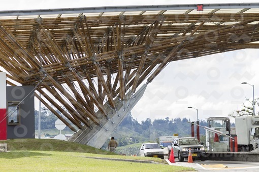 Autopista del café,Peaje Armenia-Pereira / Coffee Freeway Armenia-Pereira toll