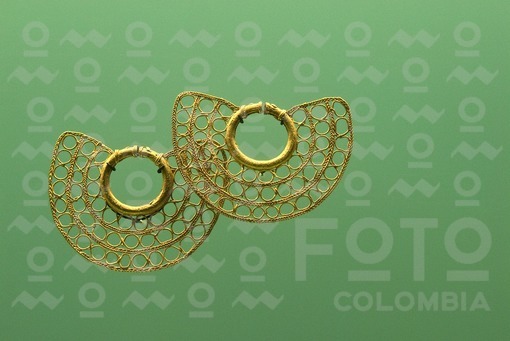 Pieza precolombina de oro, cartagena, Bolivar / precolumbian piece of gold, Cartagena, Bolivar