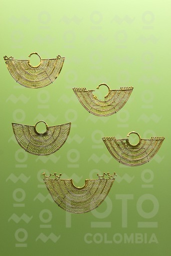 Pieza precolombina de oro, cartagena, Bolivar / precolumbian piece of gold, Cartagena, Bolivar