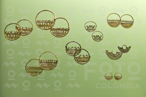 Pieza precolombina de oro, cartagena, Bolivar / precolumbian piece of gold, Cartagena, Bolivar