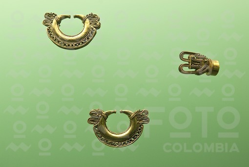 Pieza precolombina de oro, cartagena, Bolivar / precolumbian piece of gold, Cartagena, Bolivar