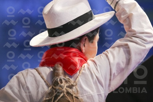 Joven traje típico,Festival Nacional del Moño,Jesús María,Santander / Boy in traditional dress,National Bun Festival,Landscape,Jesús María,Santander